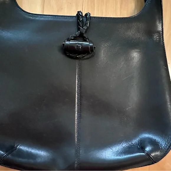Eric Javits black smooth leather with toggle closure. - Picture 4 of 10